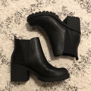 BRAND NEW chunky black booties